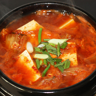 Canh kim chi nấu đậu phụ