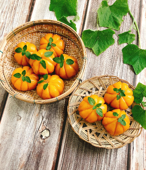 BÁNH BÍ ĐỎ HẤP (NHÂN MẶN)