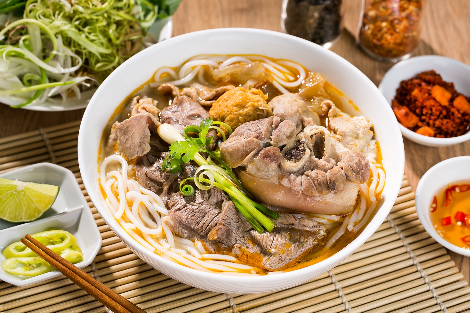 CÁCH NẤU BÚN BÒ THƠM NGON ĐẬM ĐÀ CHUẨN VỊ HUẾ